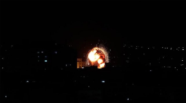 İsrail Gazze’de Hamas’a ait bazı noktaları vurdu