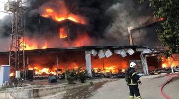 Tokat’ta bir AVM’de yangın çıktı