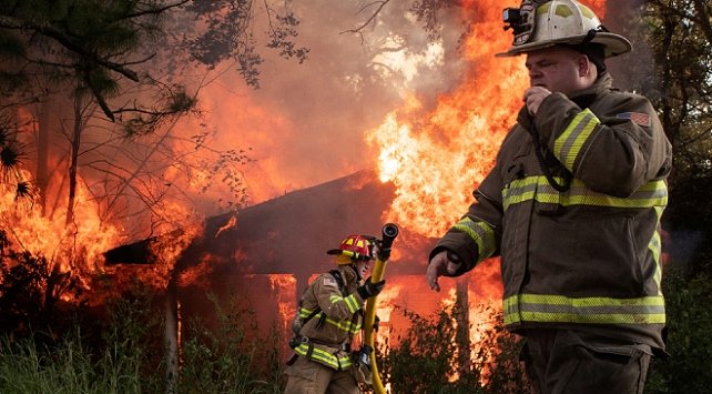 ABD’de Delta Kasırgası’nın neden olduğu yangınlarda 2 kişi öldü